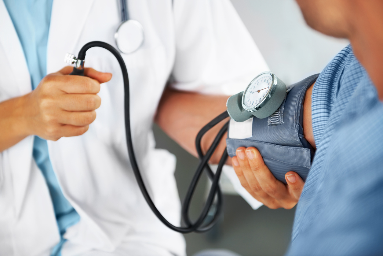 Arzt über neue Blutdruckwerte: Was der Wert 130/80 ...