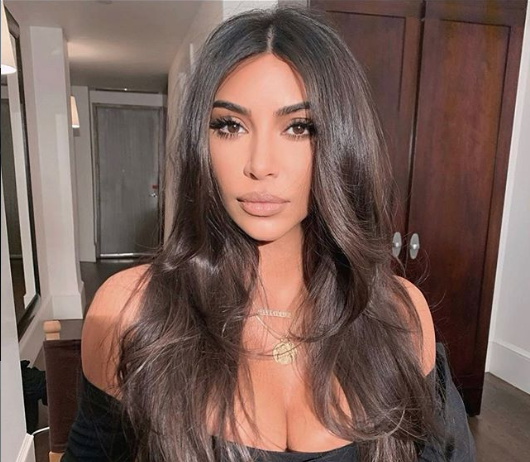 Kim Kardashian zeigt ihren begehbaren Kühlschrank